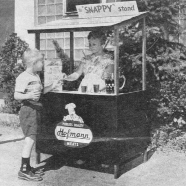 1934, kids at Snappy stand